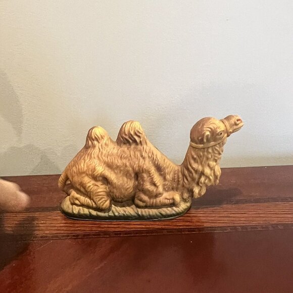 Vintage Hong Kong Art Plastics 795 Camel Nativity 3" tall 5 1/2" long - Picture 2 of 4